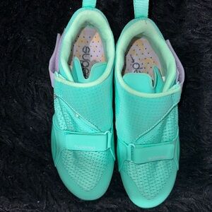 Women’s size 9 Nike SuperRep